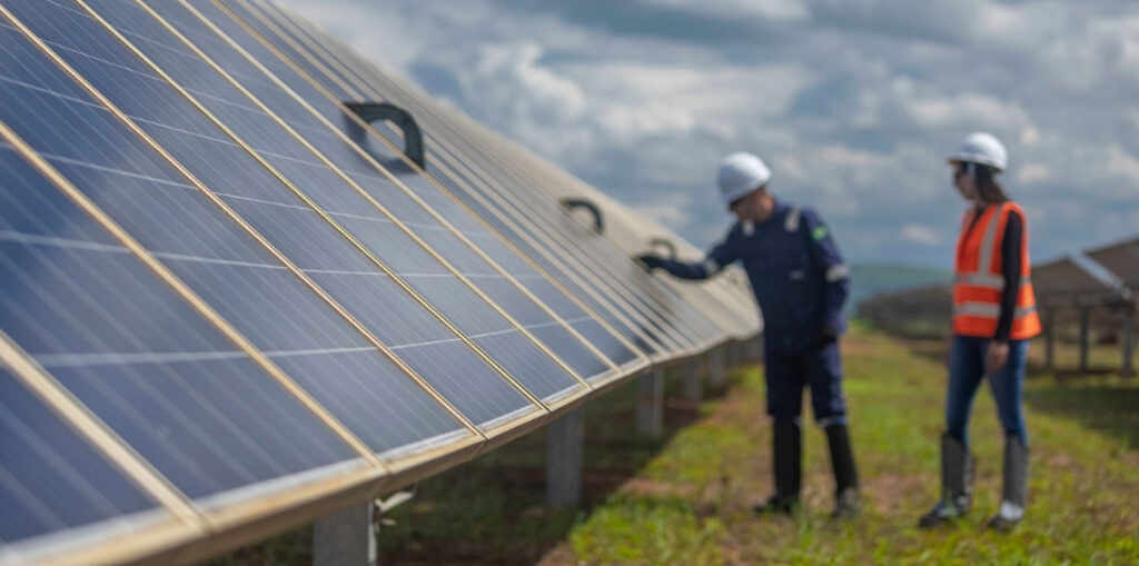 Painéis de energia solar. Hidrogênio Verde: O combustível do futuro. Saiba como ele pode revolucionar a energia limpa e substituir combustíveis fósseis