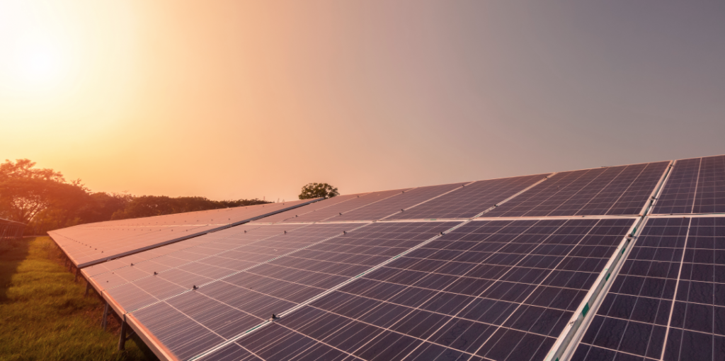 Geração distribuida a partir de painéis de energia solar. Guia sobre geração distribuída: funcionamento, benefícios e como reduzir gastos na conta de luz.