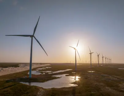 Entenda o que é e como a energia eólica é gerada, seu funcionamento offshore, as vantagens desta fonte e seu atual cenário no Brasil e no mundo